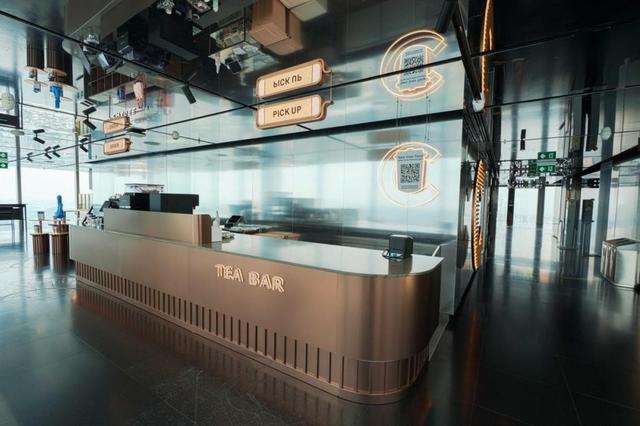 王茶姬创始人以现代茶链接全球每人每天AG真人国际曼谷300米高空品茶霸(图2)