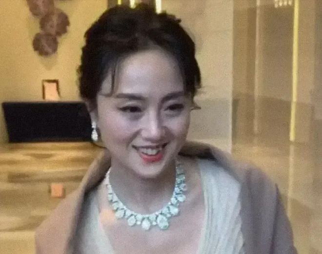 及大S被骂蹭热度后拒不认错硬刚网友！AG真人娱乐作家鲁班称朱媛媛名气不(图13)